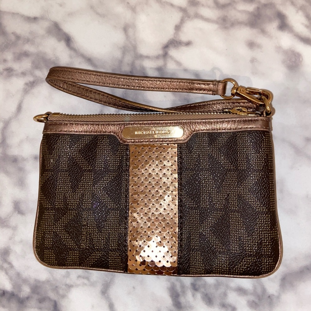 Micheal Kors wristlet